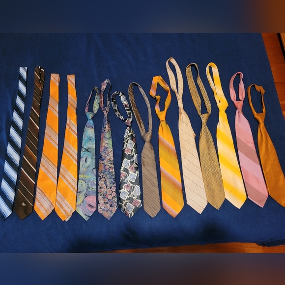 Vintage Ties - Picture 1 of 14